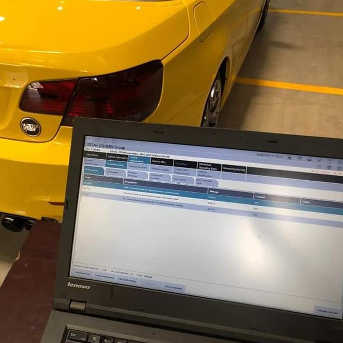 Module coding and programming on a workshop laptop